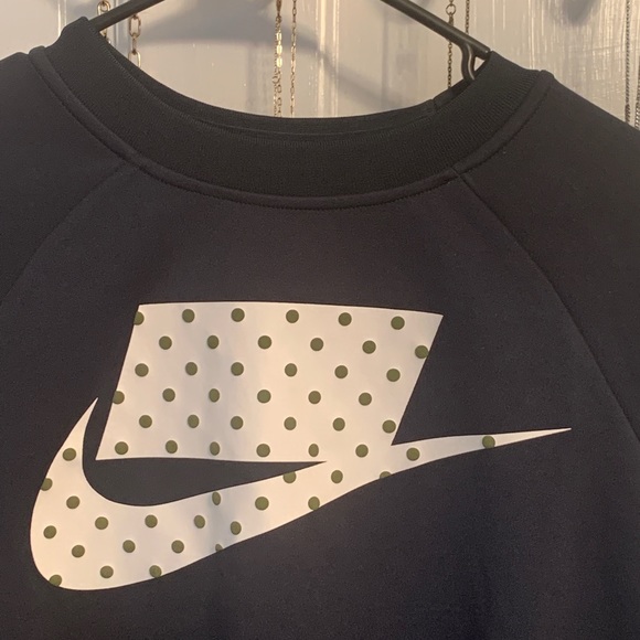 Nike Cropped Sweatshirt for Women Size Small. See pics for Measurements. - Picture 4 of 10